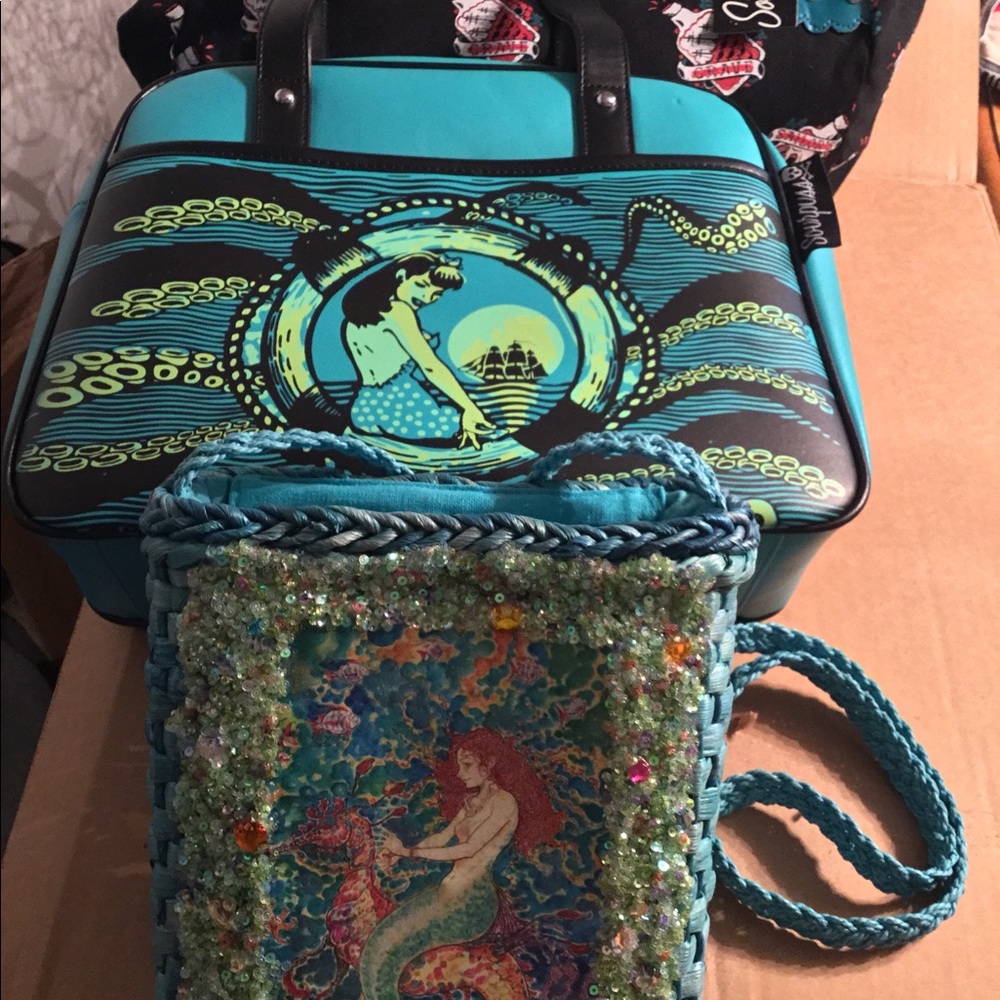 Mermaid Sighted! There They ARE!!!!